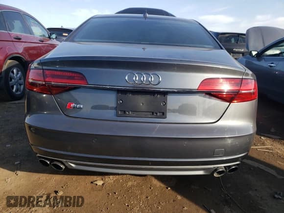 ✅ 2016 Audi S8 • VIN: WAUJSAFD5GN003369 • Lot: 59417235. Wystawiony na Copart z przebiegiem 84 869 mil. Bezpłatny archiwum sprzedaży aukcyjnych z USA i szczegółowy raport historii pojazdu na DreamBid. Zdjęcie 6.
