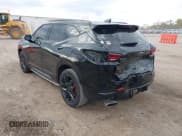 ✅ 2023 Chevrolet Blazer RS • VIN: 3GNKBKRS9PS213154 • Lot: 43599202. Wystawiony na IAAI z przebiegiem 59 133 mil. Bezpłatny archiwum sprzedaży aukcyjnych z USA i szczegółowy raport historii pojazdu na DreamBid. Zdjęcie 3.