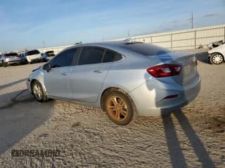✅ 2018 Chevrolet Cruze LT • VIN: 1G1BE5SM2J7137692 • Lot: 73472992. Wystawiony na Copart z przebiegiem 81 964 mil. Bezpłatny archiwum sprzedaży aukcyjnych z USA i szczegółowy raport historii pojazdu na DreamBid. Zdjęcie 2.