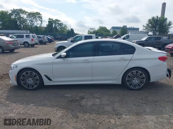 ✅ 2018 BMW 5 Series 540i xDrive • VIN: WBAJE7C57JWD53128 • Lot: 42983632. Listed on IAAI with 95,644 mi. Free auction sales archive from the USA and detailed vehicle history report at DreamBid. Image 14.