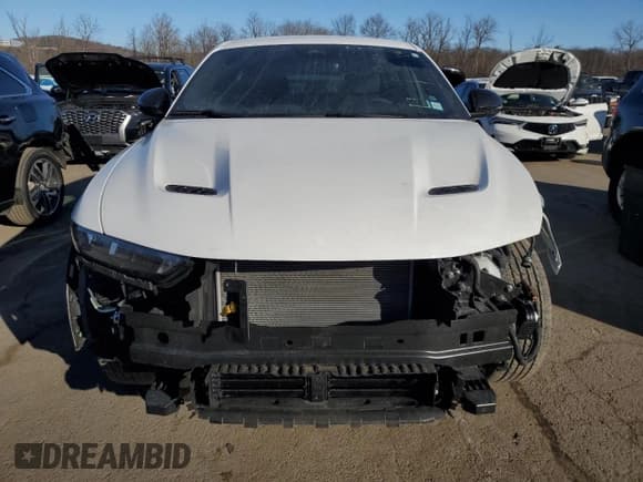 ✅ 2024 Dodge Hornet R/T • VIN: ZACPDFCW0R3A21810 • Lot: 42248845. Listed on Copart with 7,913 mi. Free auction sales archive from the USA and detailed vehicle history report at DreamBid. Image 5.