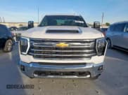 ✅ 2024 Chevrolet Silverado 2500HD LTZ • VIN: 2GC4YPE70R1142911 • Лот: 90225175. Опубликован ранее на Copart с пробегом 73 681 миль. Бесплатный доступ к архиву аукционных продаж из США и подробный отчёт об истории автомобиля на DreamBid. Изображение 5.