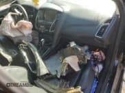 ✅ 2015 Ford Focus Titanium • VIN: 1FADP3N2XFL230263 • Lot: 86443185. Wystawiony na Copart z przebiegiem Nie podano. Bezpłatny archiwum sprzedaży aukcyjnych z USA i szczegółowy raport historii pojazdu na DreamBid. Zdjęcie 8.