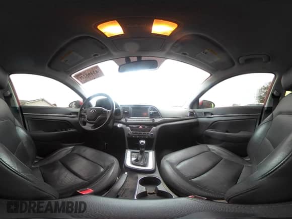 2017 Hyundai Elantra SE z VIN 5NPD84LF0HH033922, wystawiony jako IAAI lot #43495221 z przebiegiem 110 625 mil mil oraz . Historia ofert i sprzedaży dostępna na DreamBid. Obrazek 20.