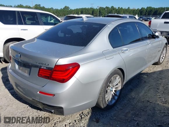 ✅ 2013 BMW 7 Series 740Li • VIN: WBAYE4C5XDD137025 • Lot: 43168830. Wystawiony na IAAI z przebiegiem Nie podano. Bezpłatny archiwum sprzedaży aukcyjnych z USA i szczegółowy raport historii pojazdu na DreamBid. Zdjęcie 4.