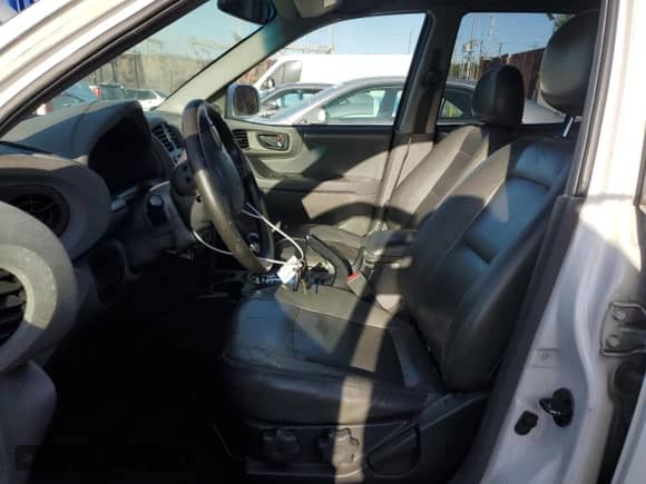 2002 Hyundai Santa Fe GLS с VIN KM8SC13D32U303804, выставлен на аукционе Copart как лот 51213805 с пробегом 201 919 миль миль и Списание • Salvage title. История ставок и продаж доступна на DreamBid. Изображение 7.