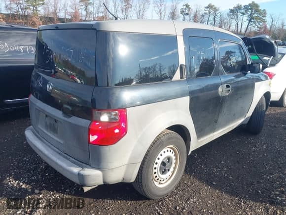 ✅ 2003 Honda Element DX • VIN: 5J6YH28273L008865 • Лот: 43786668. Опубликован ранее на IAAI с пробегом Не указан. Бесплатный доступ к архиву аукционных продаж из США и подробный отчёт об истории автомобиля на DreamBid. Изображение 4.