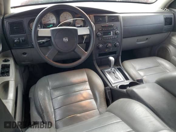 2006 Dodge Charger Fleet с VIN 2B3KA43R96H392912, выставлен на аукционе Copart как лот 79463104 с пробегом 248 839 миль миль и Списание • Salvage title. История ставок и продаж доступна на DreamBid. Изображение 8.