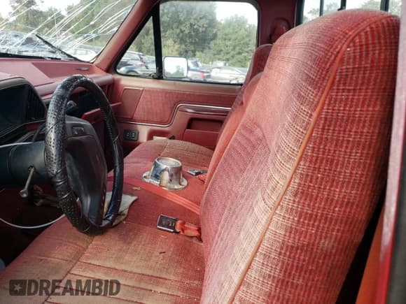 ✅ 1989 Ford F-150 • VIN: 1FTDF15N8KNA22747 • Lot: 81596945. Wystawiony na Copart z przebiegiem 4 016 mil. Bezpłatny archiwum sprzedaży aukcyjnych z USA i szczegółowy raport historii pojazdu na DreamBid. Zdjęcie 10.