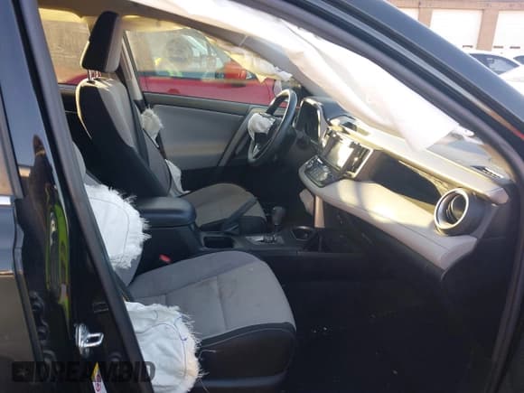 ✅ 2017 Toyota RAV4 XLE • VIN: 2T3WFREV3HW387555 • Lot: 41341130. Listed on IAAI with 148,591 mi. Free auction sales archive from the USA and detailed vehicle history report at DreamBid. Image 5.