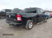 2019 Ram 1500 Tradesman z VIN 1C6SRFCT6KN743475, wystawiony jako IAAI lot #41015557 z przebiegiem 77 435 mil mil oraz . Historia ofert i sprzedaży dostępna na DreamBid. Obrazek 4.