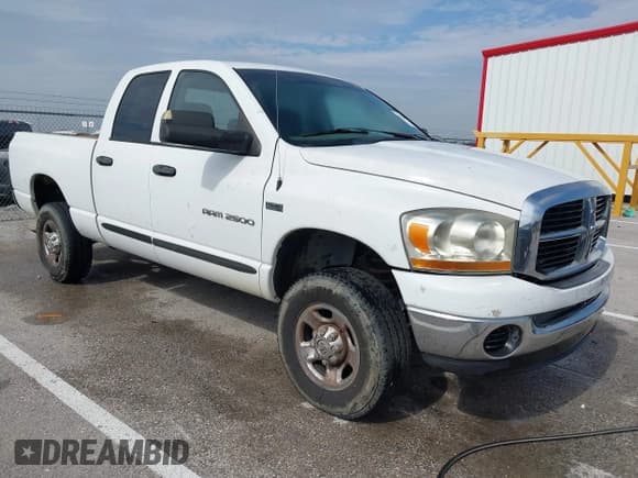 ✅ 2006 Dodge 2500 SLT • VIN: 1D7KS28D56J163208 • Lot: 43446843. Wystawiony na IAAI z przebiegiem Nie podano. Bezpłatny archiwum sprzedaży aukcyjnych z USA i szczegółowy raport historii pojazdu na DreamBid. Zdjęcie 1.