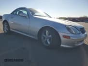✅ 2001 Mercedes-Benz SLK 230/320 • VIN: WDBKK65FX1F194407 • Лот: 73202844. Опубликован ранее на Copart с пробегом 124 214 миль. Бесплатный доступ к архиву аукционных продаж из США и подробный отчёт об истории автомобиля на DreamBid. Изображение 4.