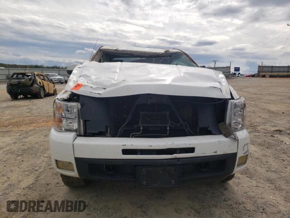✅ 2010 Chevrolet Silverado 1500 • VIN: 3GCRKTE28AG275724 • Lot: 76106304. Wystawiony na Copart z przebiegiem 256 790 mil. Bezpłatny archiwum sprzedaży aukcyjnych z USA i szczegółowy raport historii pojazdu na DreamBid. Zdjęcie 5.