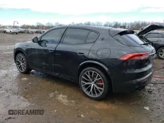 ✅ 2023 Maserati Grecale Modena • VIN: ZN682AVM3P7422553 • Lot: 43583623. Wystawiony na Copart z przebiegiem Nie podano. Bezpłatny archiwum sprzedaży aukcyjnych z USA i szczegółowy raport historii pojazdu na DreamBid. Zdjęcie 2.