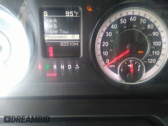 2018 Ram 1500 Express z VIN 1C6RR7FT0JS171660, wystawiony jako IAAI lot #36854451 z przebiegiem 82 310 mil mil oraz . Historia ofert i sprzedaży dostępna na DreamBid. Obrazek 7.