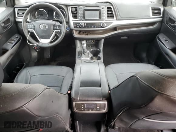 ✅ 2017 Toyota Highlander Hybrid LE • VIN: 5TDBGRFHXHS027902 • Лот: 78424313. Опубликован ранее на Copart с пробегом 325 701 миль. Бесплатный доступ к архиву аукционных продаж из США и подробный отчёт об истории автомобиля на DreamBid. Изображение 8.