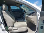 ✅ 2009 Toyota Camry LE • VIN: 4T1BE46K19U886132 • Lot: 43290747. Wystawiony na IAAI z przebiegiem 171 513 mil. Bezpłatny archiwum sprzedaży aukcyjnych z USA i szczegółowy raport historii pojazdu na DreamBid. Zdjęcie 5.