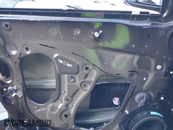 2023 Chevrolet Tahoe RST z VIN 1GNSKRKD7PR400349, wystawiony jako IAAI lot #41331940 z przebiegiem 25 503 mil mil oraz . Historia ofert i sprzedaży dostępna na DreamBid. Obrazek 6.