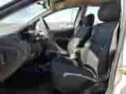 2004 Dodge Neon SXT z VIN 1B3ES56C24D630813, wystawiony jako Copart lot #60723685 z przebiegiem 69 856 mil mil oraz Szkoda całkowita • Salvage title. Historia ofert i sprzedaży dostępna na DreamBid. Obrazek 7.