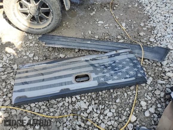 ✅ 2006 Chevrolet Silverado 2500HD LT1 • VIN: 1GCHK23246F103885 • Lot: 48869075. Wystawiony na Copart z przebiegiem Nie podano. Bezpłatny archiwum sprzedaży aukcyjnych z USA i szczegółowy raport historii pojazdu na DreamBid. Zdjęcie 12.