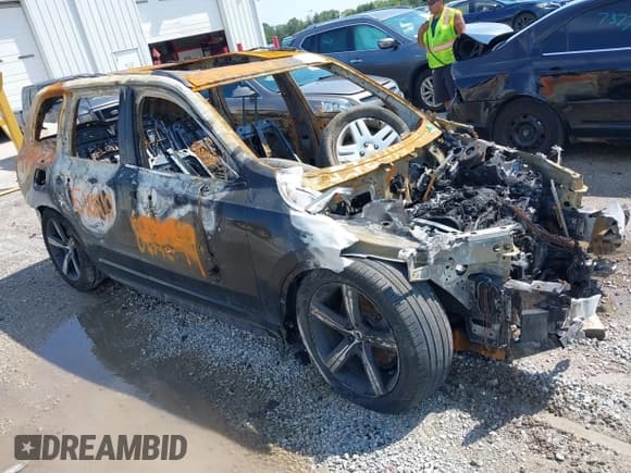 ✅ 2016 Volvo XC90 T6 R-Design • VIN: YV4A22PM6G1050972 • Lot: 39838465. Wystawiony na IAAI z przebiegiem Nie podano. Bezpłatny archiwum sprzedaży aukcyjnych z USA i szczegółowy raport historii pojazdu na DreamBid. Zdjęcie 1.