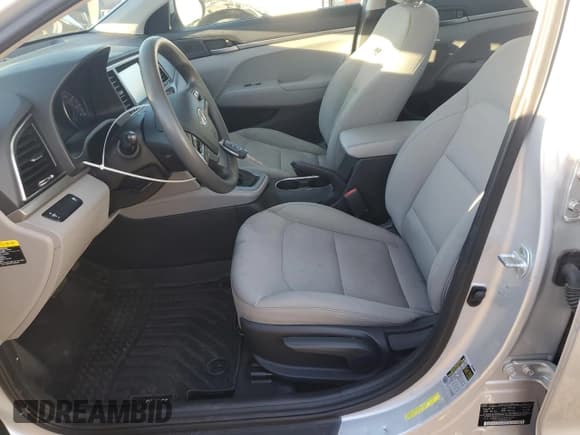 ✅ 2018 Hyundai Elantra SE • VIN: 5NPD74LF9JH393294 • Lot: 91358215. Wystawiony na Copart z przebiegiem 82 251 mil. Bezpłatny archiwum sprzedaży aukcyjnych z USA i szczegółowy raport historii pojazdu na DreamBid. Zdjęcie 7.