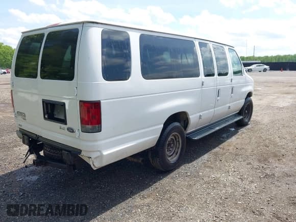 ✅ 2010 Ford Econoline Passenger XL • VIN: 1FBSS3BL9ADA64208 • Лот: 42157368. Опубликован ранее на IAAI с пробегом Не указан. Бесплатный доступ к архиву аукционных продаж из США и подробный отчёт об истории автомобиля на DreamBid. Изображение 4.