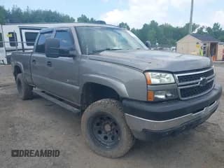 ✅ 2006 Chevrolet Silverado 2500HD LT2 • VIN: 1GCHK23UX6F147648 • Lot: 42567427. Listed on IAAI with 217,706 mi. Free auction sales archive from the USA and detailed vehicle history report at DreamBid. Image 1.