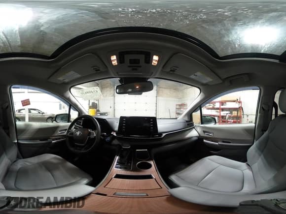 ✅ 2021 Toyota Sienna XLE • VIN: 5TDYSKFC2MS004130 • Lot: 43408630. Listed on IAAI with 135,512 mi. Free auction sales archive from the USA and detailed vehicle history report at DreamBid. Image 18.