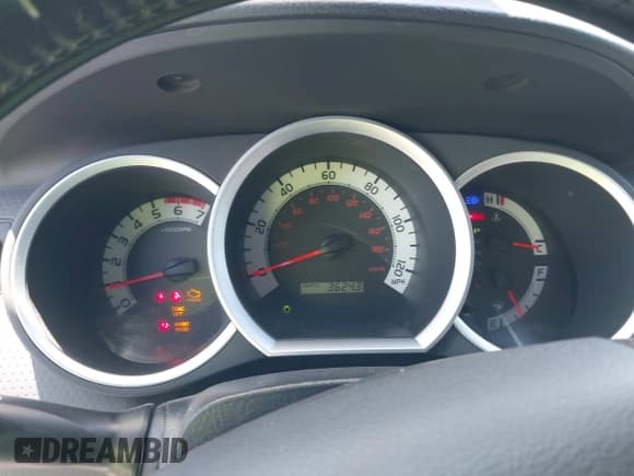 ✅ 2014 Toyota Tacoma PreRunner • VIN: 3TMJU4GN7EM169082 • Lot: 42865731. Wystawiony na IAAI z przebiegiem 156 456 mil. Bezpłatny archiwum sprzedaży aukcyjnych z USA i szczegółowy raport historii pojazdu na DreamBid. Zdjęcie 7.