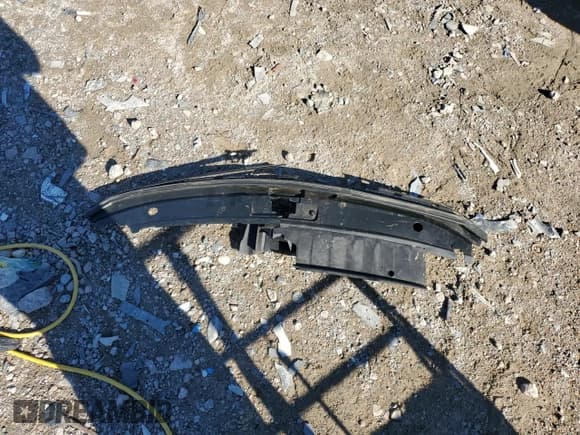 ✅ 2017 Volkswagen Passat S • VIN: 1VWAT7A36HC019706 • Лот: 91376975. Опубликован ранее на Copart с пробегом 226 550 миль. Бесплатный доступ к архиву аукционных продаж из США и подробный отчёт об истории автомобиля на DreamBid. Изображение 12.