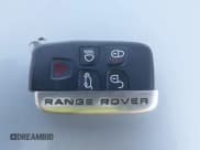 ✅ 2018 Land Rover Range Rover Velar R-Dynamic HSE • VIN: SALYM2RV5JA752217 • Lot: 43722368. Wystawiony na IAAI z przebiegiem 99 944 mil. Bezpłatny archiwum sprzedaży aukcyjnych z USA i szczegółowy raport historii pojazdu na DreamBid. Zdjęcie 11.