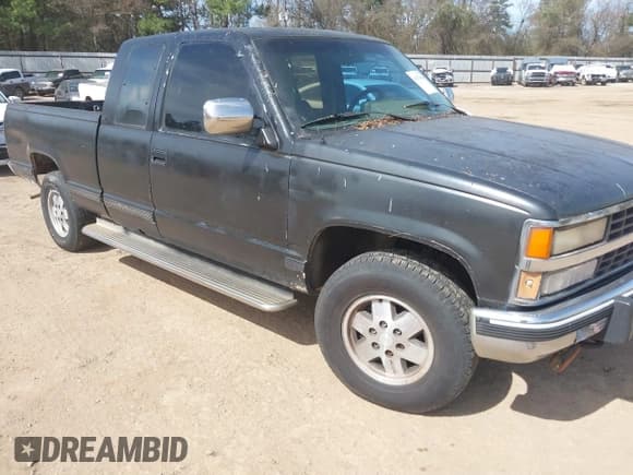 ✅ 1992 Chevrolet Silverado 1500 • VIN: 2GCEK19K1N1105863 • Лот: 41673864. Опубликован ранее на IAAI с пробегом 512 987 миль. Бесплатный доступ к архиву аукционных продаж из США и подробный отчёт об истории автомобиля на DreamBid. Изображение 1.