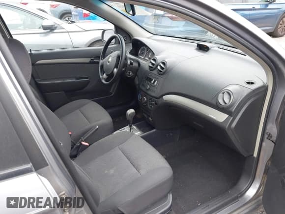 ✅ 2008 Chevrolet Aveo LS • VIN: KL1TD56618B047314 • Lot: 41628910. Wystawiony na IAAI z przebiegiem 72 802 mil. Bezpłatny archiwum sprzedaży aukcyjnych z USA i szczegółowy raport historii pojazdu na DreamBid. Zdjęcie 5.