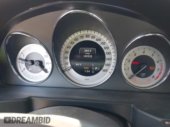 ✅ 2014 Mercedes-Benz GLK 350 • VIN: WDCGG5HB4EG201762 • Lot: 43202472. Listed on IAAI with 185,935 mi. Free auction sales archive from the USA and detailed vehicle history report at DreamBid. Image 7.