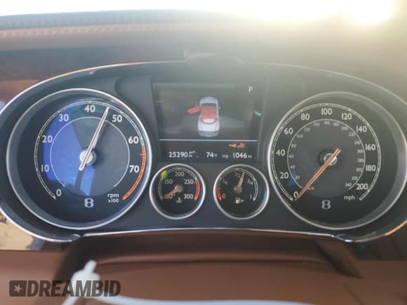 ✅ 2012 Bentley Continental GT • VIN: SCBGR3ZA9CC077232 • Lot: 78362024. Listed on Copart with 25,390 mi. Free auction sales archive from the USA and detailed vehicle history report at DreamBid. Image 9.