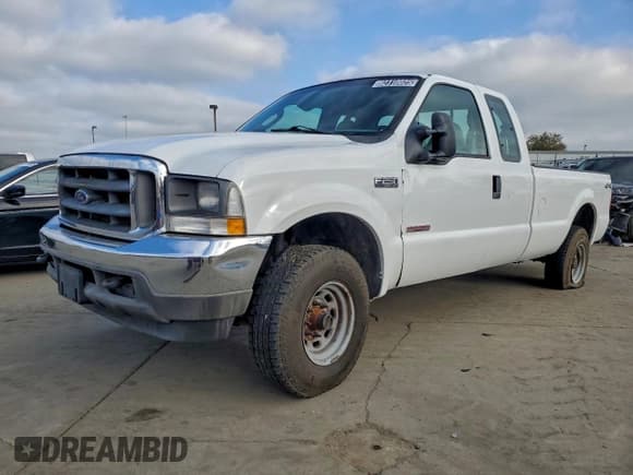 ✅ 2004 Ford F-250 XL • VIN: 1FTNX21P34EB23339 • Lot: 92310025. Listed on Copart with 240,090 mi. Free auction sales archive from the USA and detailed vehicle history report at DreamBid. Image 1.