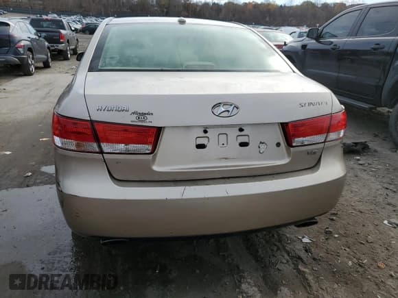 ✅ 2008 Hyundai Sonata SE • VIN: 5NPEU46F68H299411 • Лот: 78396604. Опубликован ранее на Copart с пробегом 239 263 миль. Бесплатный доступ к архиву аукционных продаж из США и подробный отчёт об истории автомобиля на DreamBid. Изображение 6.