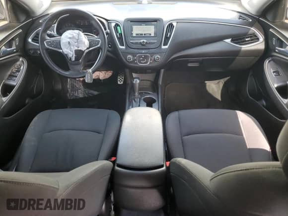 2016 Chevrolet Malibu LS z VIN 1G1ZC5ST6GF298587, wystawiony jako Copart lot #62960785 z przebiegiem 93 040 mil mil oraz Szkoda całkowita • Salvage title. Historia ofert i sprzedaży dostępna na DreamBid. Obrazek 8.