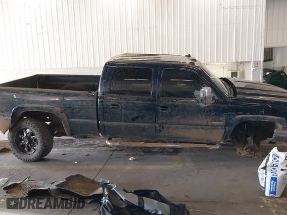 ✅ 2006 Chevrolet Silverado 2500HD LT1 • VIN: 1GCHK23D66F177200 • Lot: 40502053. Listed on IAAI with 103,207 mi. Free auction sales archive from the USA and detailed vehicle history report at DreamBid. Image 14.