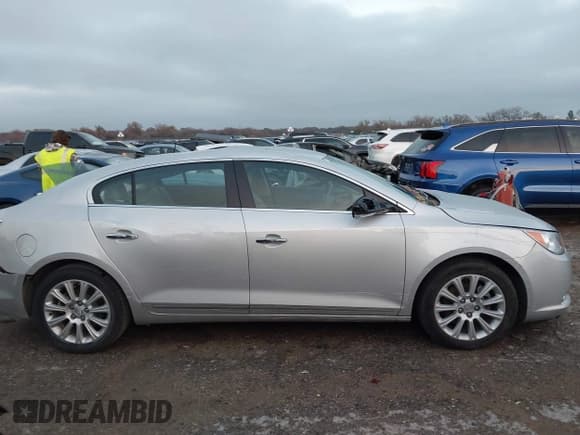 ✅ 2013 Buick LaCrosse Leather • VIN: 1G4GC5E33DF231821 • Lot: 43768962. Wystawiony na IAAI z przebiegiem 42 176 mil. Bezpłatny archiwum sprzedaży aukcyjnych z USA i szczegółowy raport historii pojazdu na DreamBid. Zdjęcie 13.