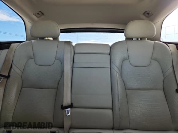 ✅ 2018 Volvo XC60 Inscription • VIN: YV4102RL1J1028461 • Лот: 93299885. Опубликован ранее на Copart с пробегом 148 644 миль. Бесплатный доступ к архиву аукционных продаж из США и подробный отчёт об истории автомобиля на DreamBid. Изображение 10.