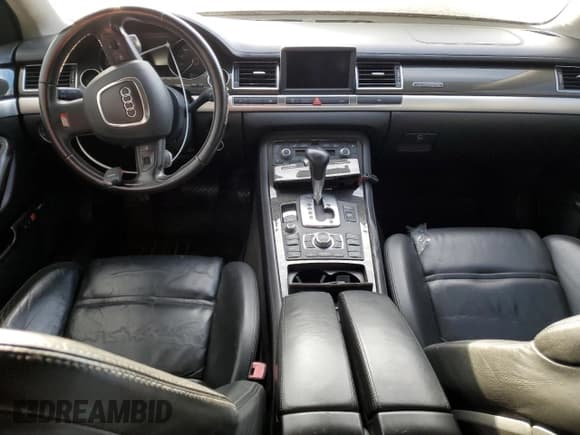 ✅ 2007 Audi S8 • VIN: WAUPN44E27N017549 • Lot: 82647664. Wystawiony na Copart z przebiegiem Nie podano. Bezpłatny archiwum sprzedaży aukcyjnych z USA i szczegółowy raport historii pojazdu na DreamBid. Zdjęcie 8.