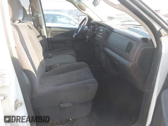 ✅ 2005 Dodge 3500 SLT • VIN: 3D7LR38C15G866401 • Lot: 43363722. Wystawiony na IAAI z przebiegiem 204 391 mil. Bezpłatny archiwum sprzedaży aukcyjnych z USA i szczegółowy raport historii pojazdu na DreamBid. Zdjęcie 5.