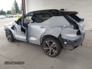 ✅ 2022 Volvo XC40 R-Design • VIN: YV4162UM4N2722947 • Lot: 41906690. Listed on IAAI with 43,077 mi. Free auction sales archive from the USA and detailed vehicle history report at DreamBid. Image 3.