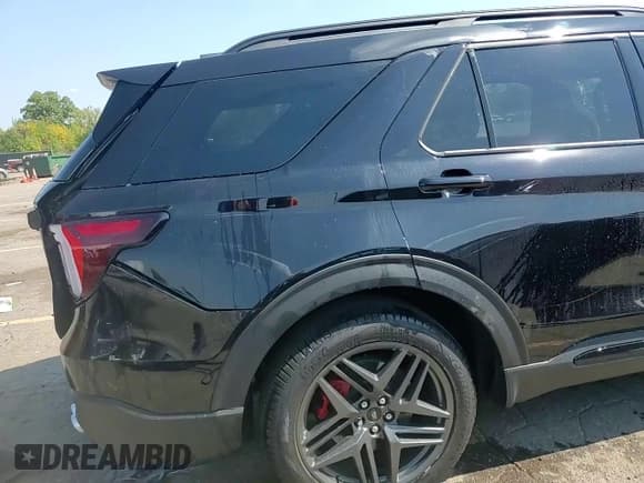 ✅ 2025 Ford Explorer ST • VIN: 1FMWK8GC0SGC21350 • Lot: 80319935. Listed on Copart with 4,576 mi. Free auction sales archive from the USA and detailed vehicle history report at DreamBid. Image 14.