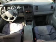 ✅ 2005 Dodge Durango SXT • VIN: 1D4HB38N75F618499 • Лот: 80035375. Опубликован ранее на Copart с пробегом 202 394 миль. Бесплатный доступ к архиву аукционных продаж из США и подробный отчёт об истории автомобиля на DreamBid. Изображение 8.