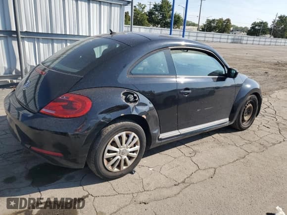 ✅ 2013 Volkswagen Beetle 2.5L • VIN: 3VWFP7ATXDM644600 • Lot: 81469595. Listed on Copart with 196,042 mi. Free auction sales archive from the USA and detailed vehicle history report at DreamBid. Image 3.