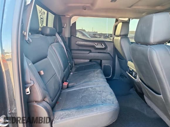 ✅ 2023 Chevrolet Silverado 1500 LTZ • VIN: 2GCUDGED6P1137999 • Лот: 90236995. Опубликован ранее на Copart с пробегом 45 072 миль. Бесплатный доступ к архиву аукционных продаж из США и подробный отчёт об истории автомобиля на DreamBid. Изображение 10.